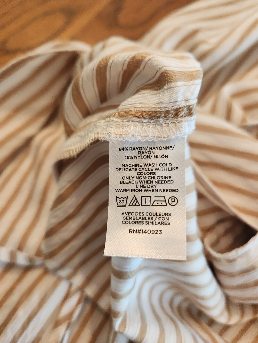 NEW Loft Beige Striped Top with Asymmetrical Tie Size Medium - Picture 7 of 7